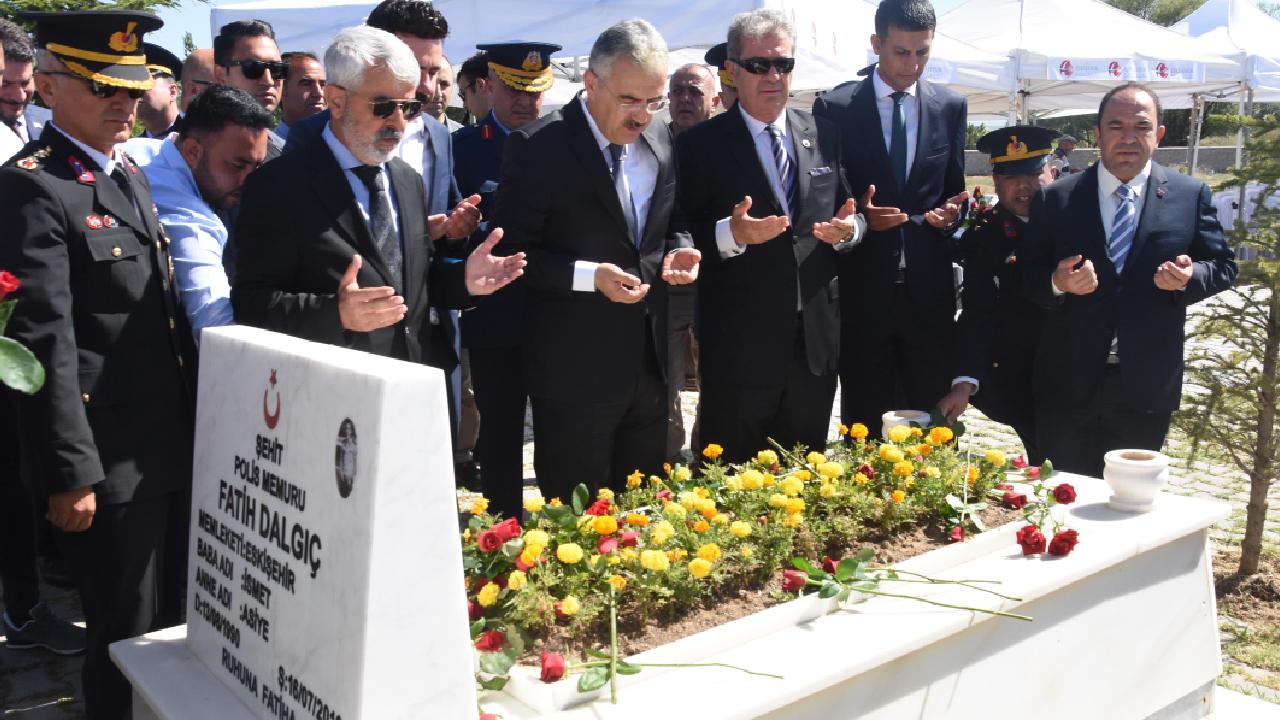 15 Temmuz şehidi Fatih Dalgıç mezarı başında anıldı