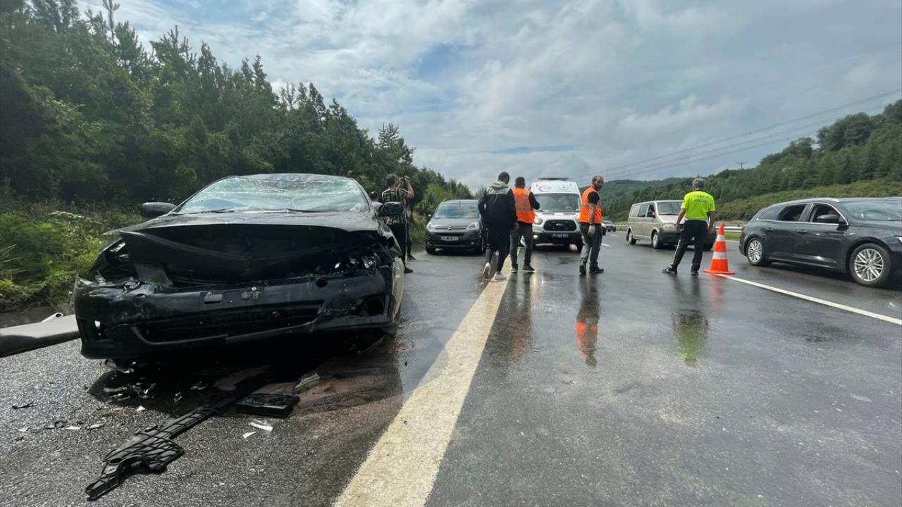 Düzce`de oto kurtarıcıdan düşen araca çarpan otomobildeki 1 kişi öldü