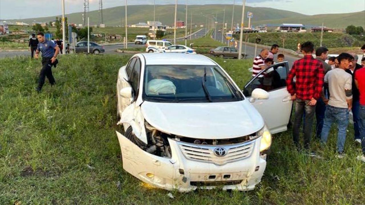 Ardahan`daki trafik kazasında biri çocuk 3 kişi yaralandı
