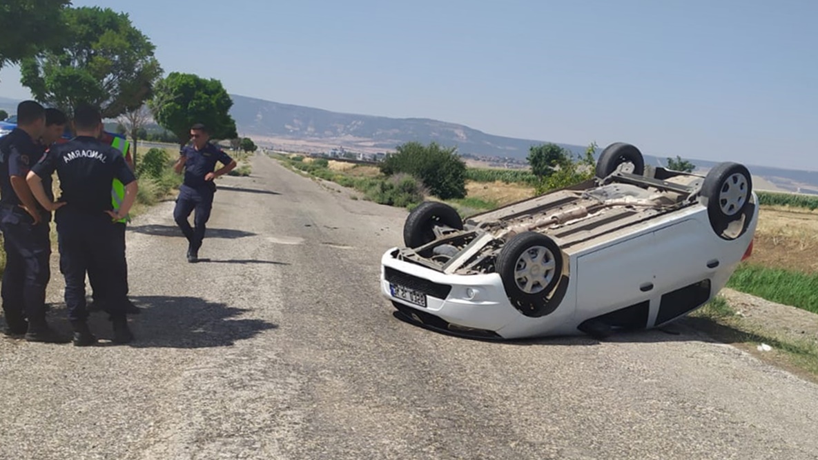 Kahramanmaraş`ta takla atan otomobildeki 5 kişi yaralandı