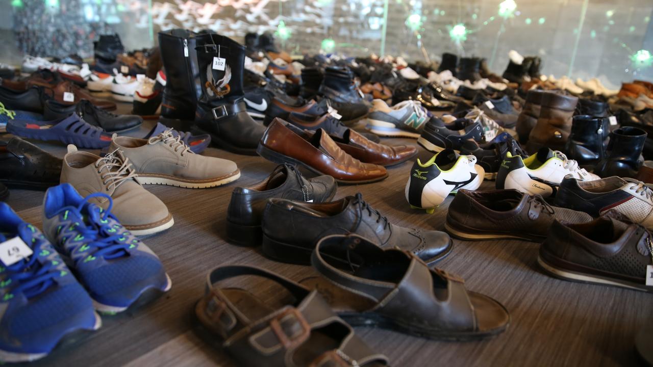 Şehitlerin ayakkabıları, motosiklet ve hain gecenin diğer hatırlatıcıları