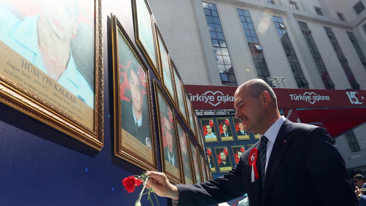 Tek tek şehitlerin isimleri okundu