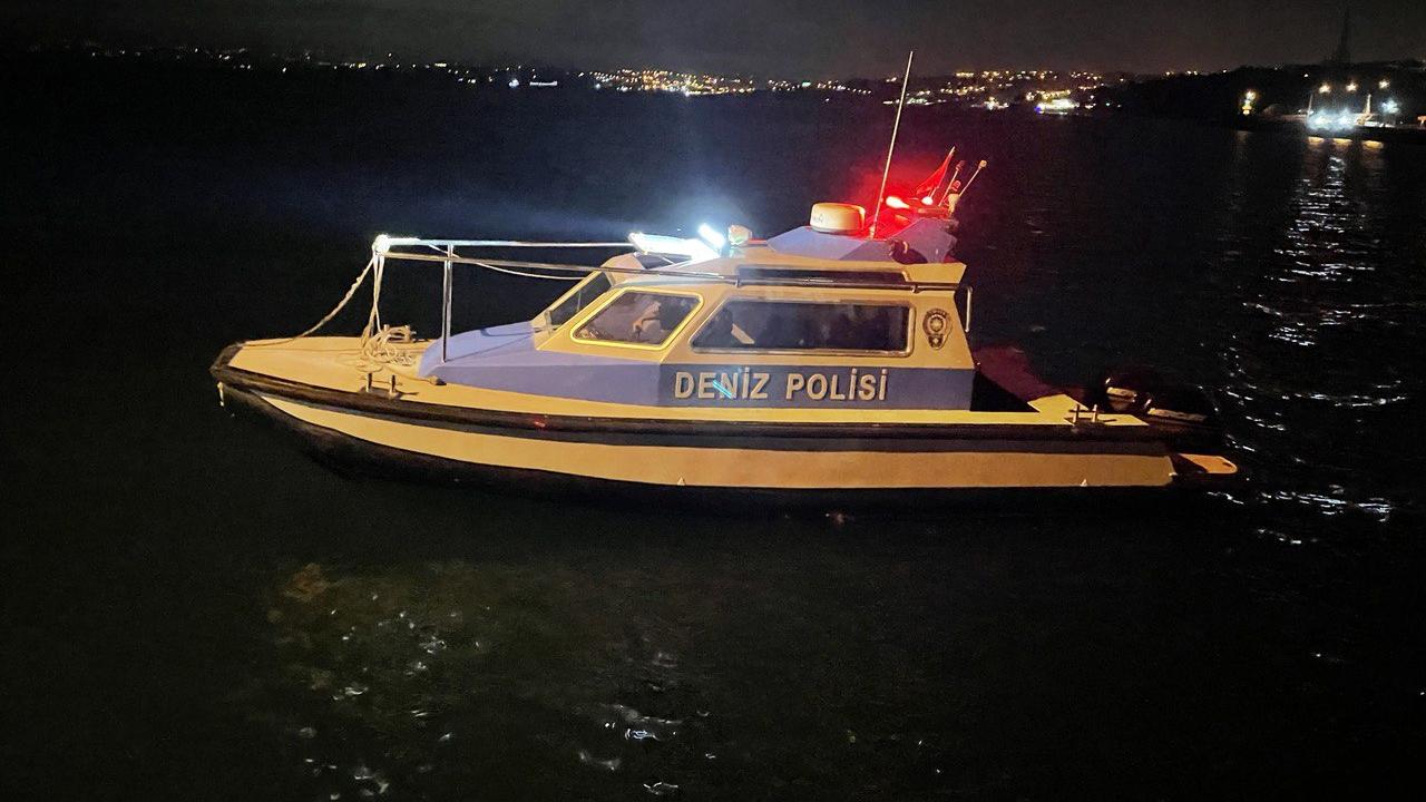 Bıçaklı kavgaya karışan kişi polisten yüzerek kaçmaya çalıştı