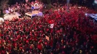 İhanet gecesinde Dünya'daki Türkler de darbe girişimine "dur" dedi