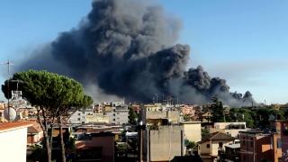 İtalya'da dev yangın