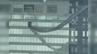 Latin Amerika’nın en uzun cam köprüsü fırtınaya yenik düştü