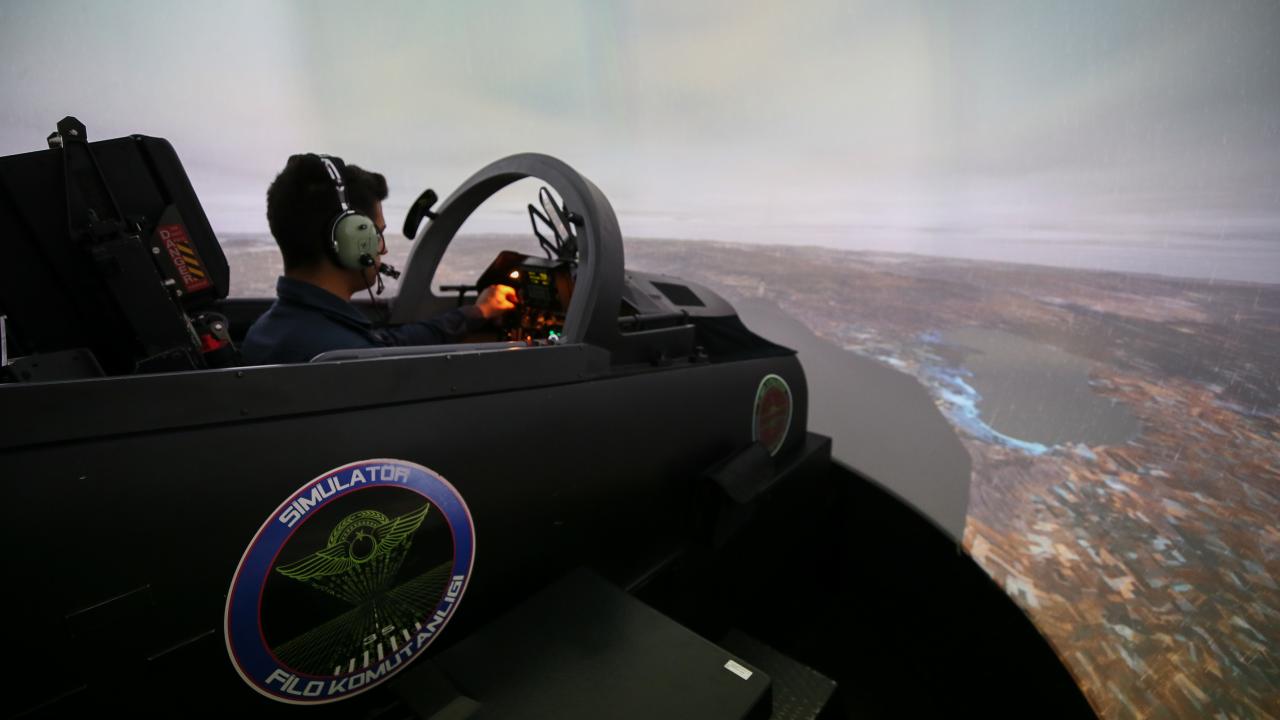 Simülatör ve uçuş eşgüdümlü sürüyor