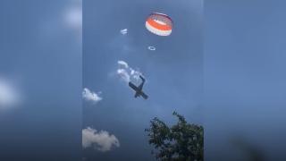 Belçika'da uçak düştü, pilot yara almadan kurtuldu