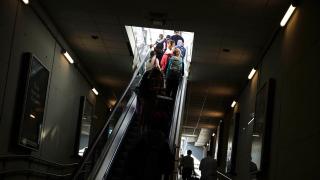 Fransa'da tren seferleri aksadı, yolcular tünellerde mahsur kaldı