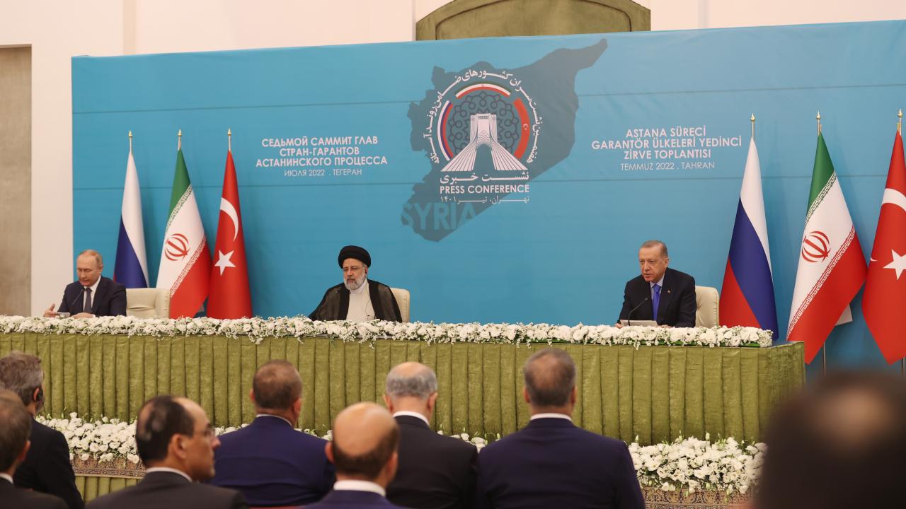 Suriye krizi kaynaklı meydan okumaların bunu gerekli kıldığına işaret eden Cumhurbaşkanı Erdoğan, şöyle devam etti: