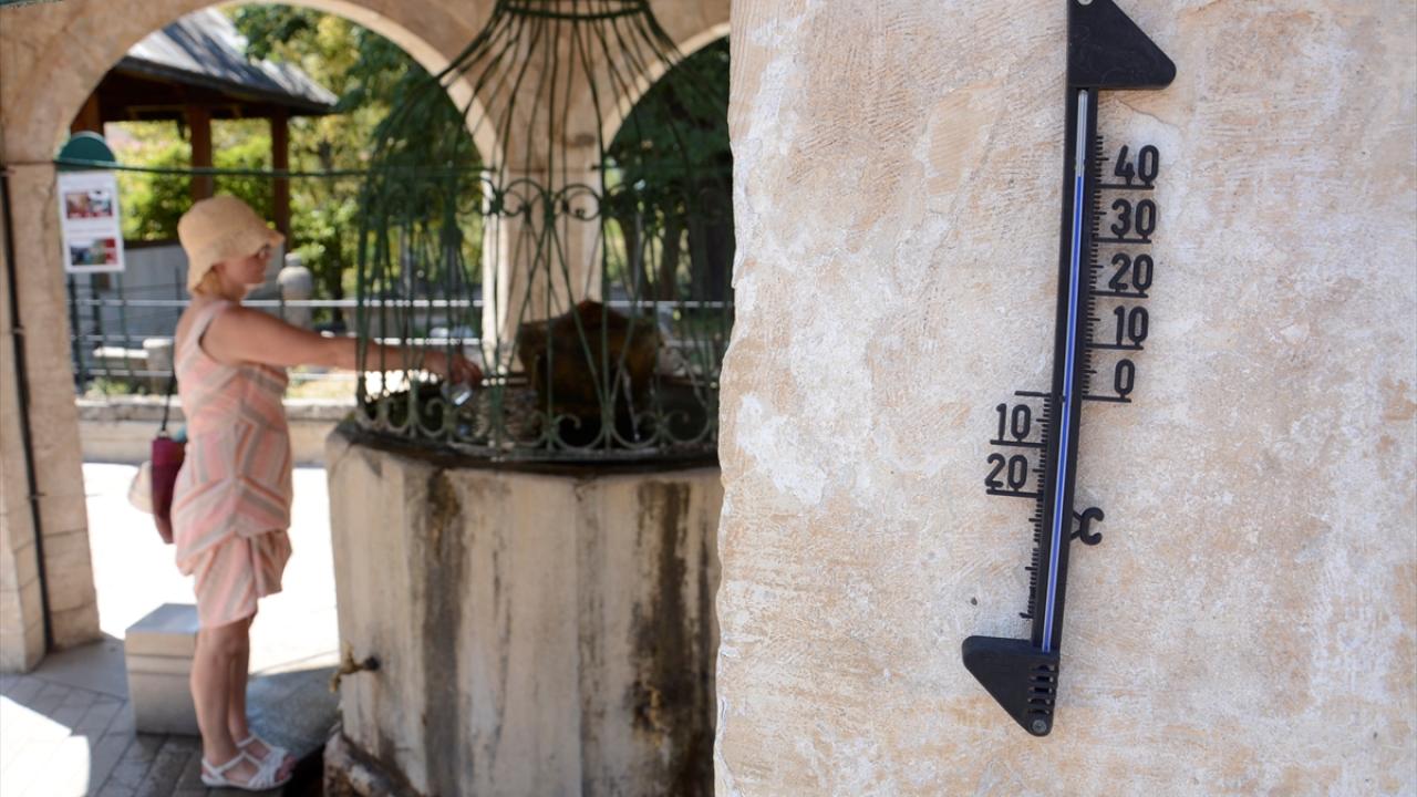 SIRBİSTAN`DA 1 KİŞİ SICAKLAR NEDENİYLE ÖLDÜ