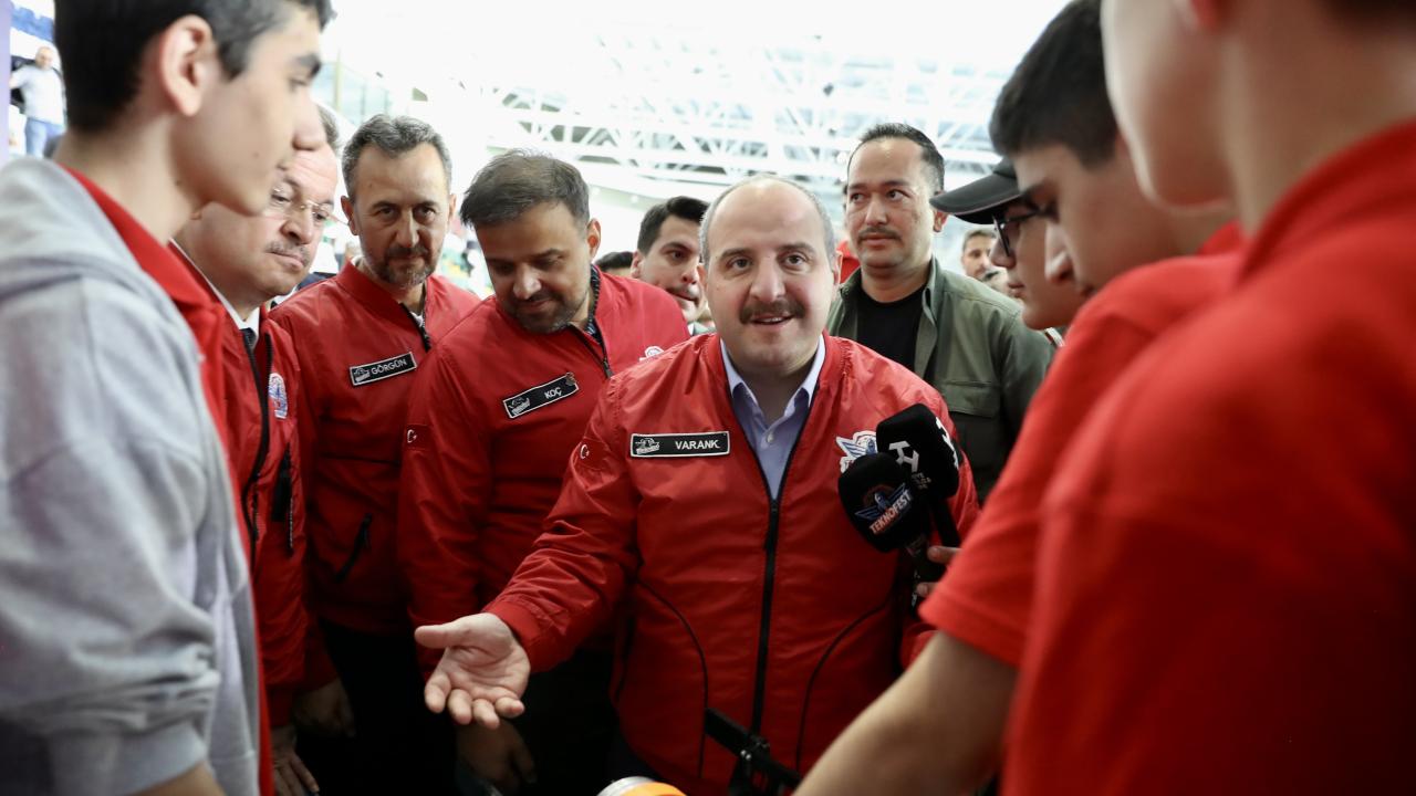 TEKNOFEST`in iki ayağı olduğunu ifade eden Varank, sözlerini şöyle sürdürdü: