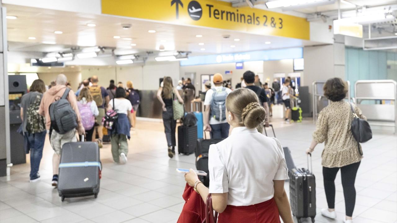 İngiltere`de bilet satışlarına kısıtlama getirildi