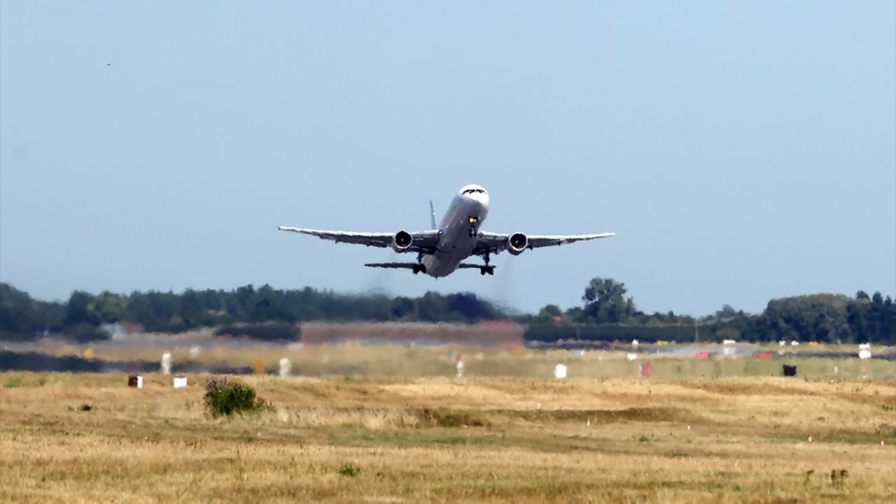 İtalya`da grev yüzlerce uçuşu iptal ettirdi