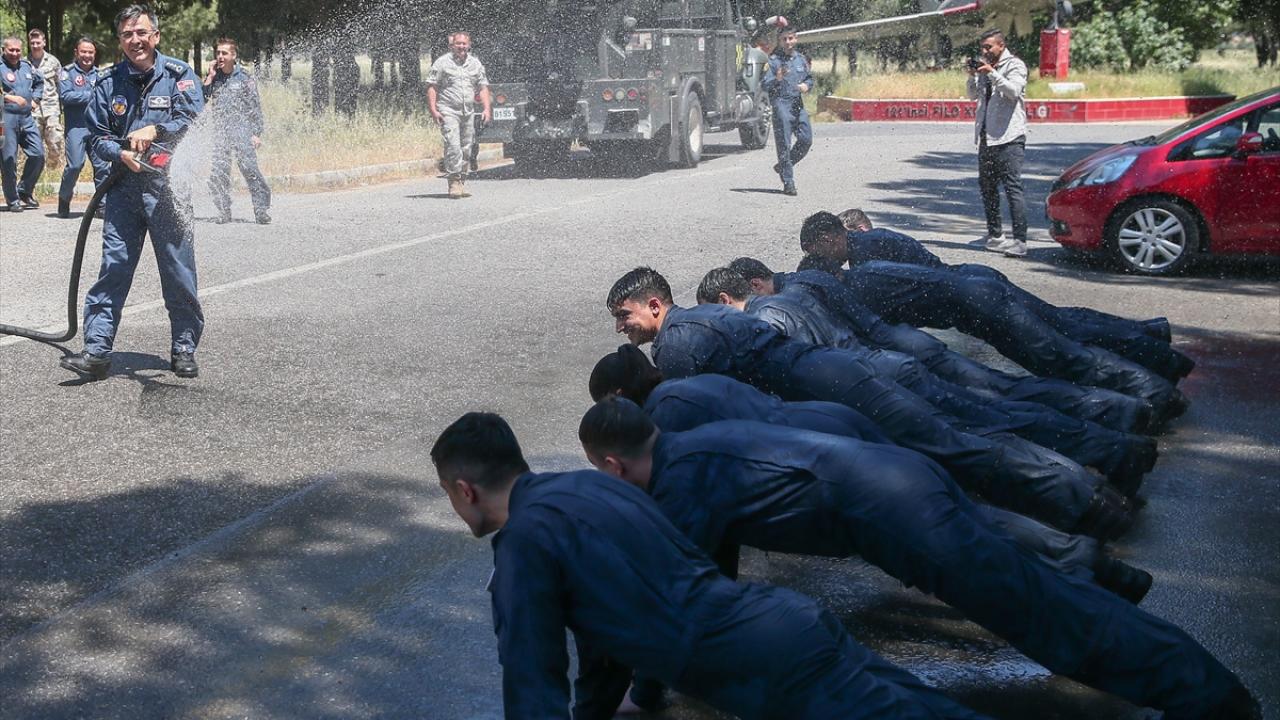 Bröve töreninde adayları ıslatma geleneği