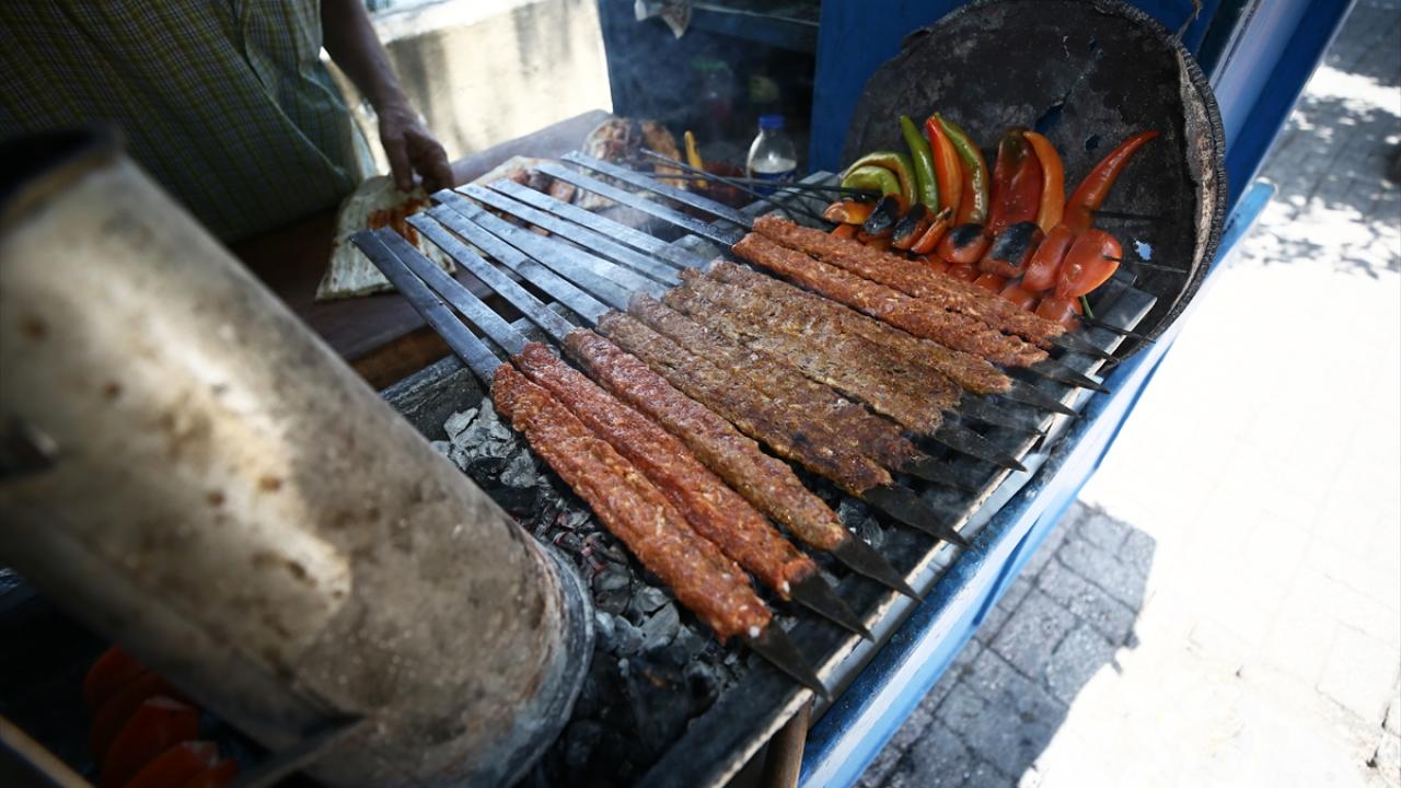 "Adana kebabının kültürü seyyar tezgahtan gelir"