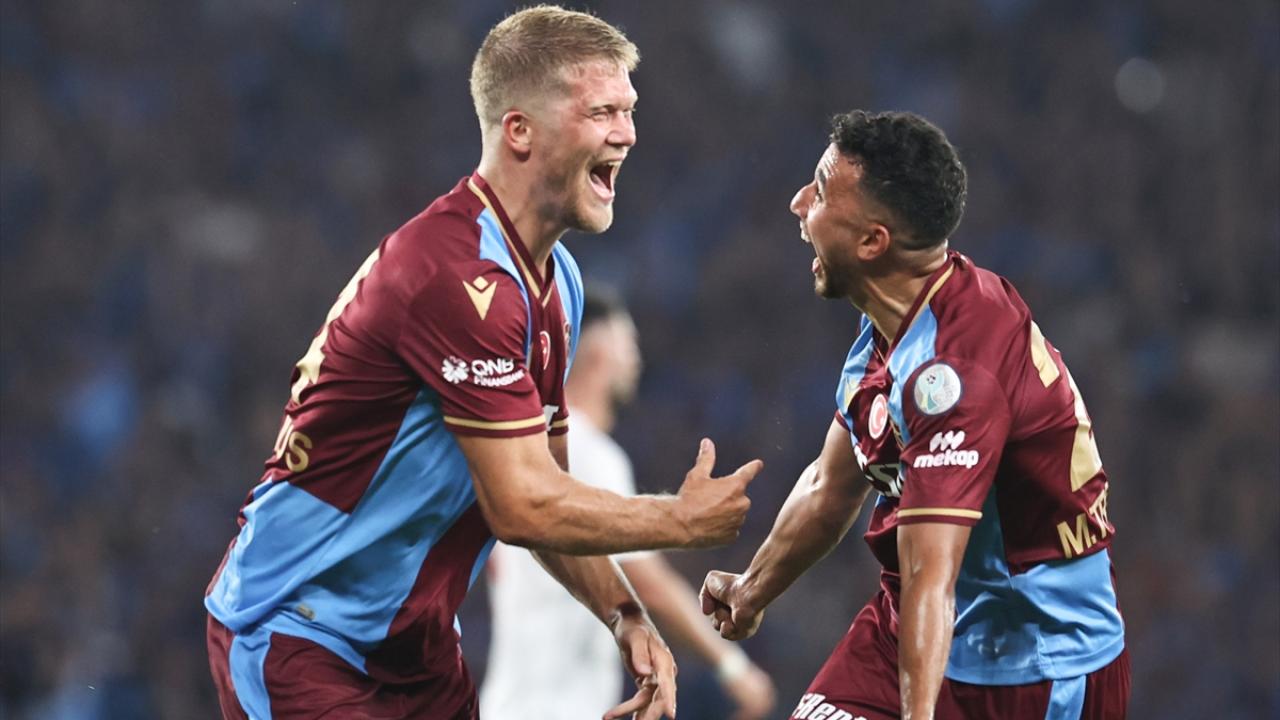 Maçın adamı Cornelius