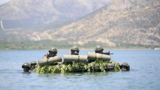 Komandoların su üstü harekat eğitimi
