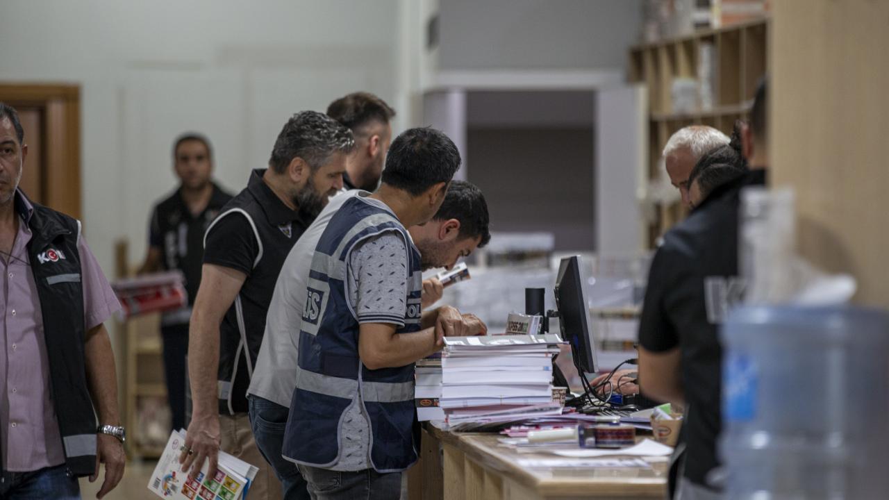 Yayınevinde arama başlatıldı