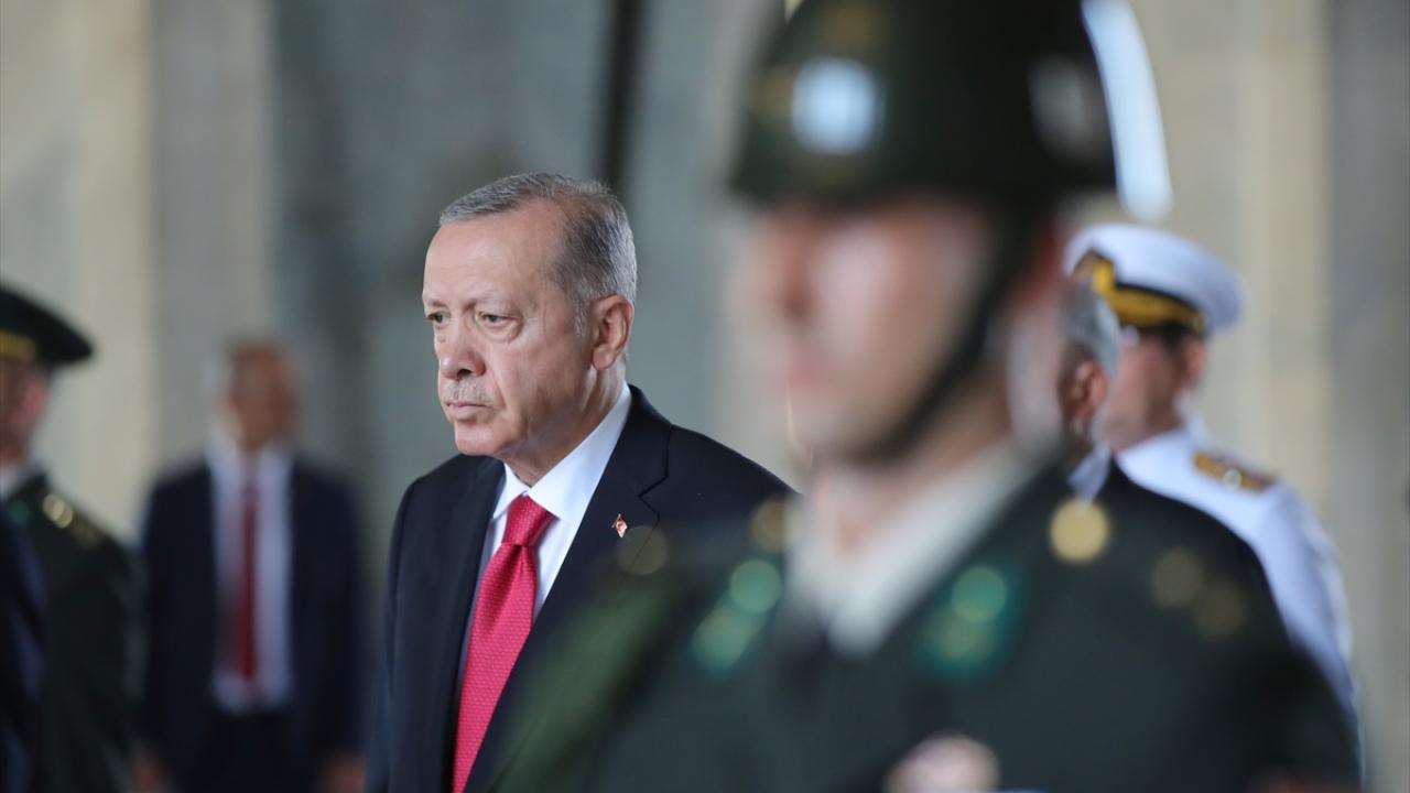Erdoğan, deftere şunları yazdı: