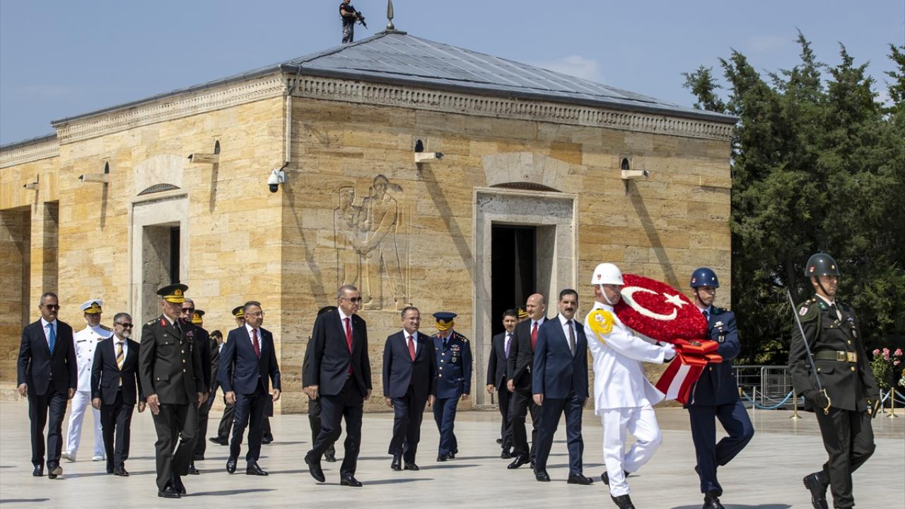 Dördüncü yıldızı bekleyenler