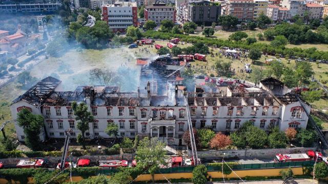 Balıklı Rum Hastanesindeki yangınla ilgili soruşturma başlatıldı