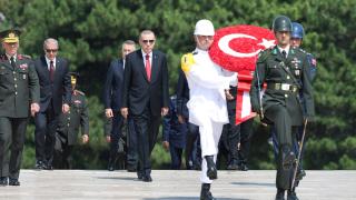 Cumhurbaşkanı Erdoğan ve YAŞ üyeleri Anıtkabir'i ziyaret etti