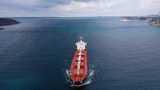 Tahıl gemisi İstanbul Boğazı'ndan geçti