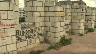 İstanbul'da tarihi surlara zarar verdiler