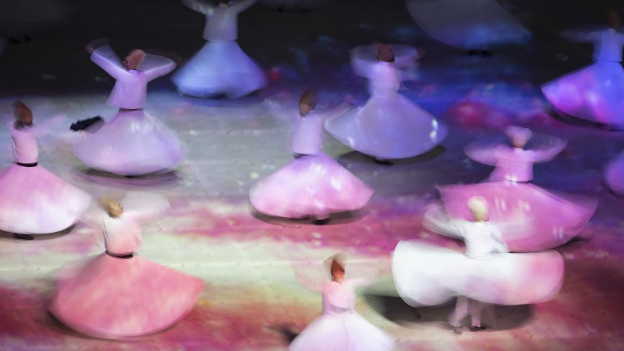 Dronlarla Mevlana silueti