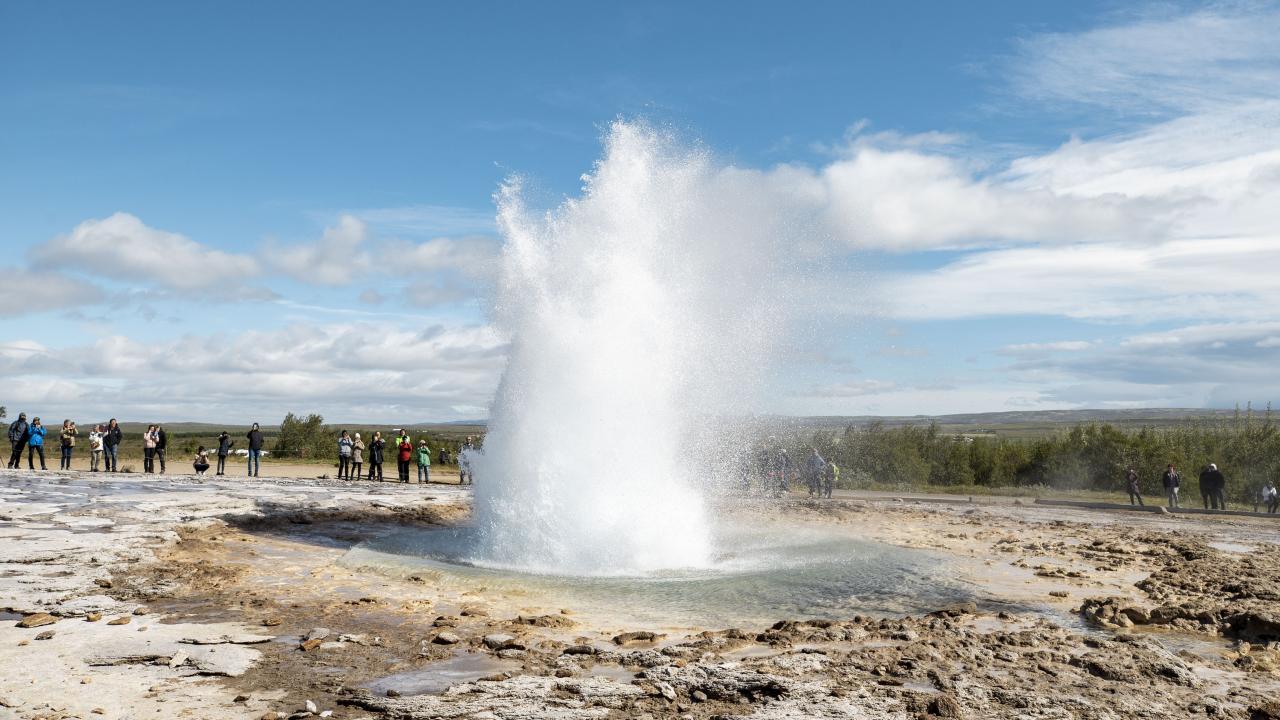 - Geysir