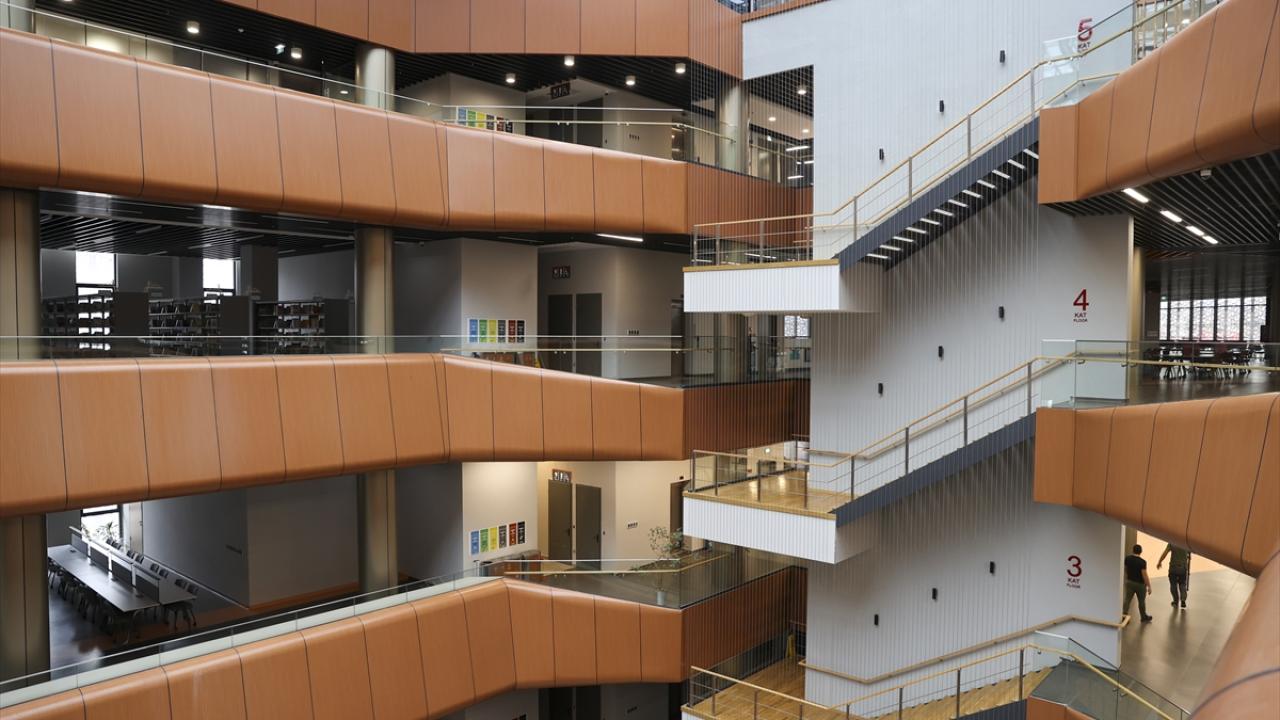 Akıllı ve engelsiz bina olarak tasarlandı