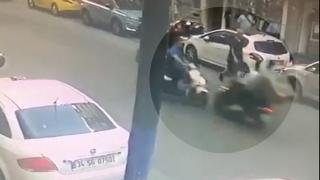 Siparişe giden motokuryeler kafa kafaya çarpıştı