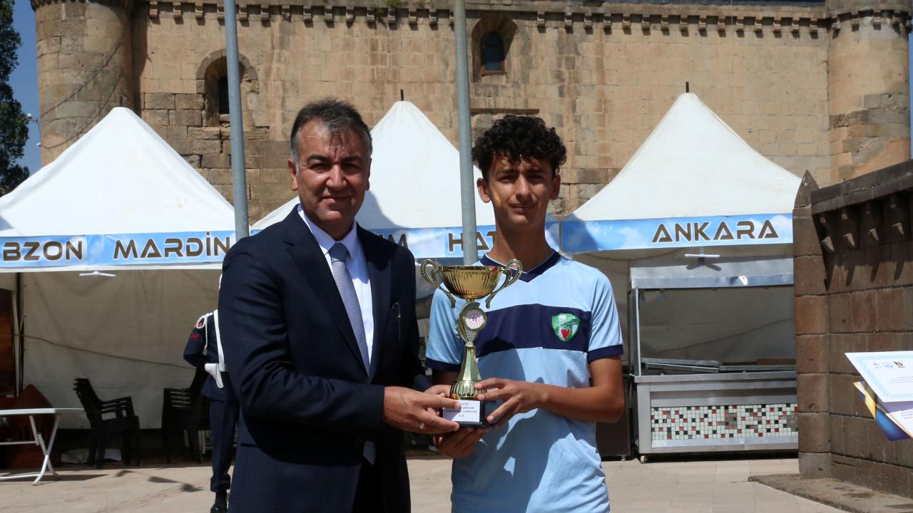 Bitlis Valisi'nden 106. yıl dönümü mesajı