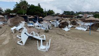 Silivri'de sel plajı vurdu