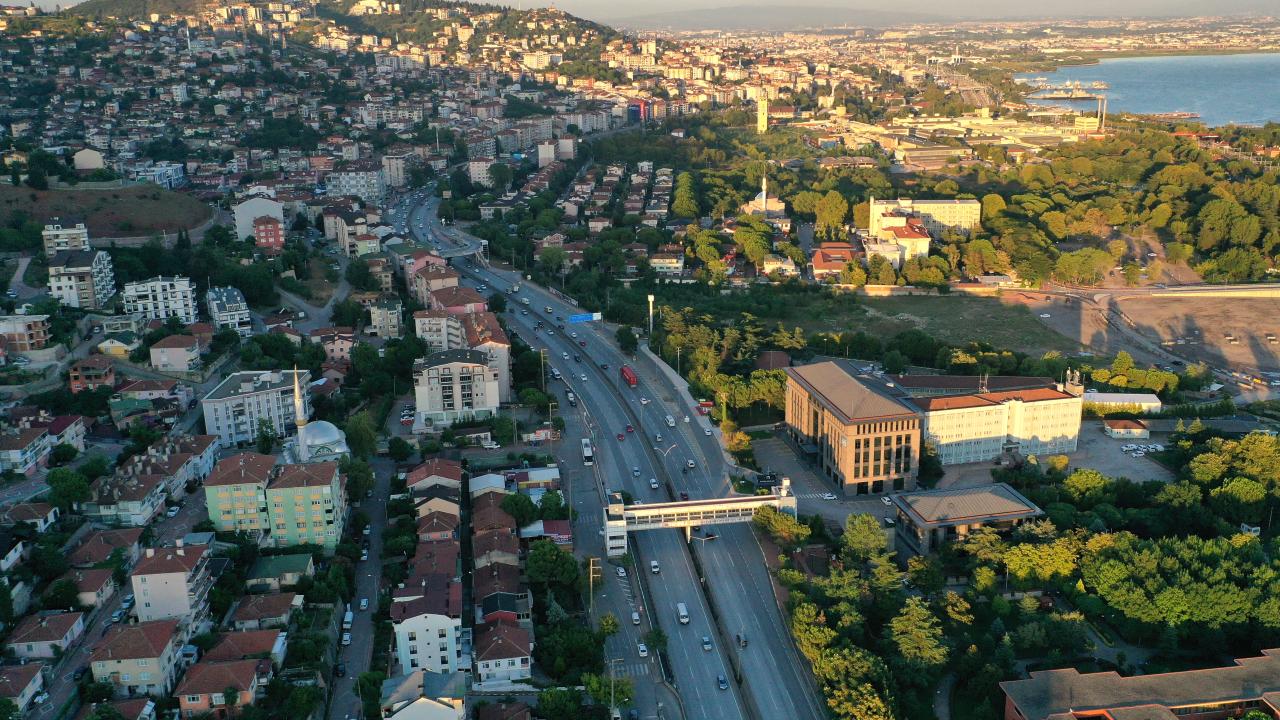 Kocaeli`de depremin izleri silindi