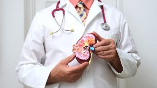 120 kiloluk hastaya robotla böbrek nakli