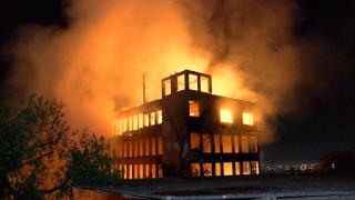 Bursa'da tarihi fabrikada yangın