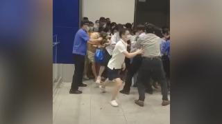 Çin'de temaslı bir çalışan kaosa neden oldu