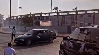 Büyükçekmece’de akan trafiği durdurup drift yaptı