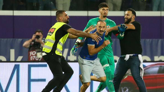 SAHAYA TARAFTAR GİRDİ