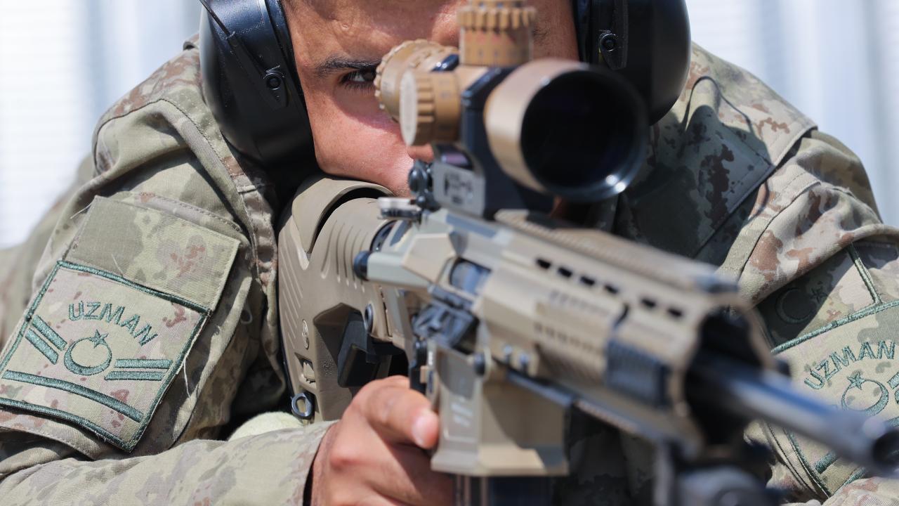 Adayların sadece yüzde 10`u uzman nişancı eğitimine seçiliyor