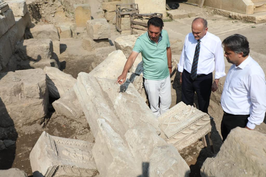 Konuralp`in Batı Karadeniz ve Düzce`nin kalbi olduğuna işaret eden Özlü, şunları söyledi: