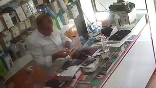 Telefon bataryasının patlama anı kameraya yansıdı