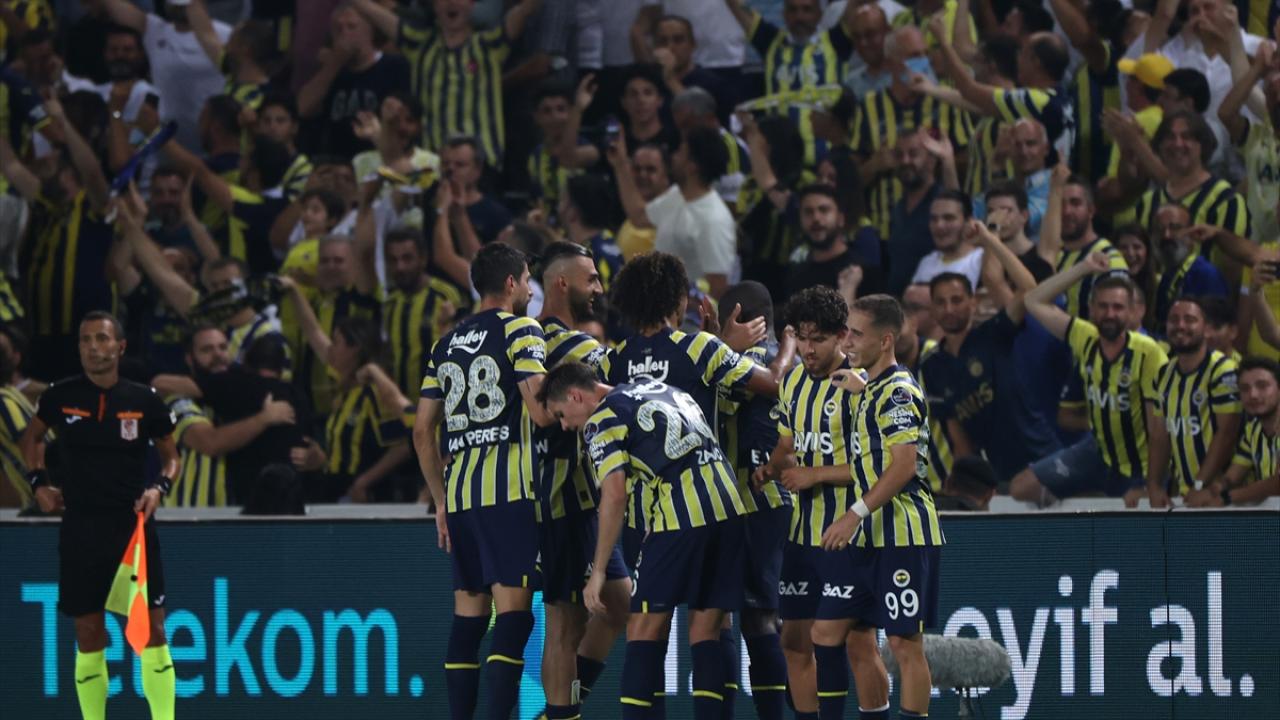 Fenerbahçe, ligde 311 gün sonra lider