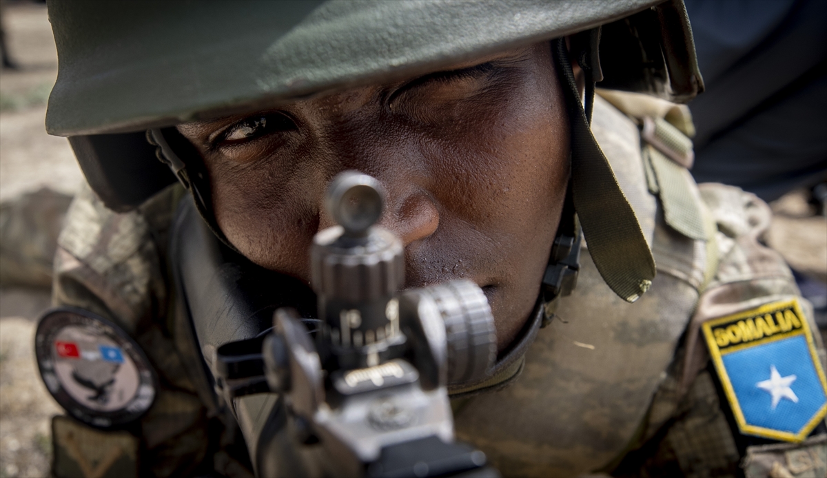 Eğitimler, Türk askeri personel ve Türkçe bilen Somalili askerlerce veriliyor