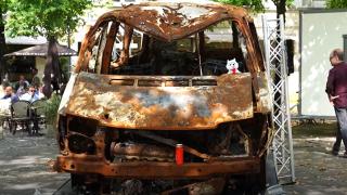 Butça'da kurşunlandıktan sonra yanan araç Berlin'de sergileniyor