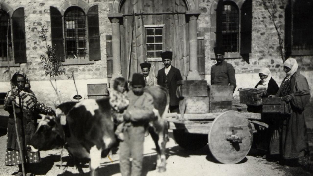 Fotoğrafta kağnı ile yapılan cephane nakli görülüyor. (Arşiv)