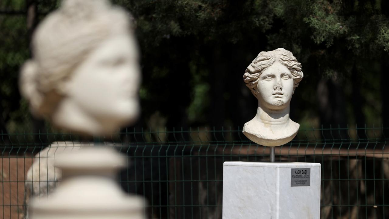 Seramikler, metal buluntular, sikkeler