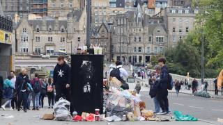 İskoçya'da temizlik işçileri grevde: Sokaklar çöp doldu